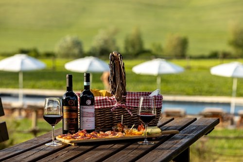 Agriturismo Montalcino (Siena) ᐅ Best Farmhouse & Agritourism in ...