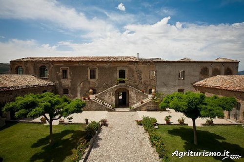 Agriturismo IL VECCHIO FRANTOIO - Antico Casale Ristrutturato - A ...